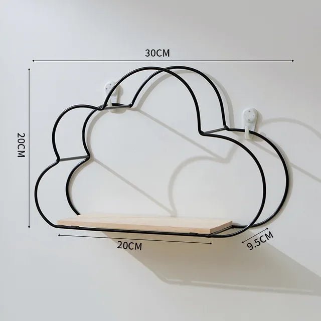 KidWallShelf™ vide, suspendue sur un mur blanc, mettant en avant son design épuré et aérien