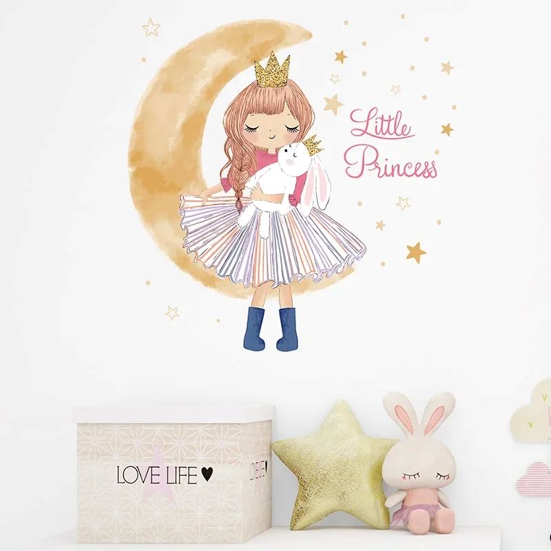 Décoration murale fille – Univers féerique avec des stickers muraux résistants et durables