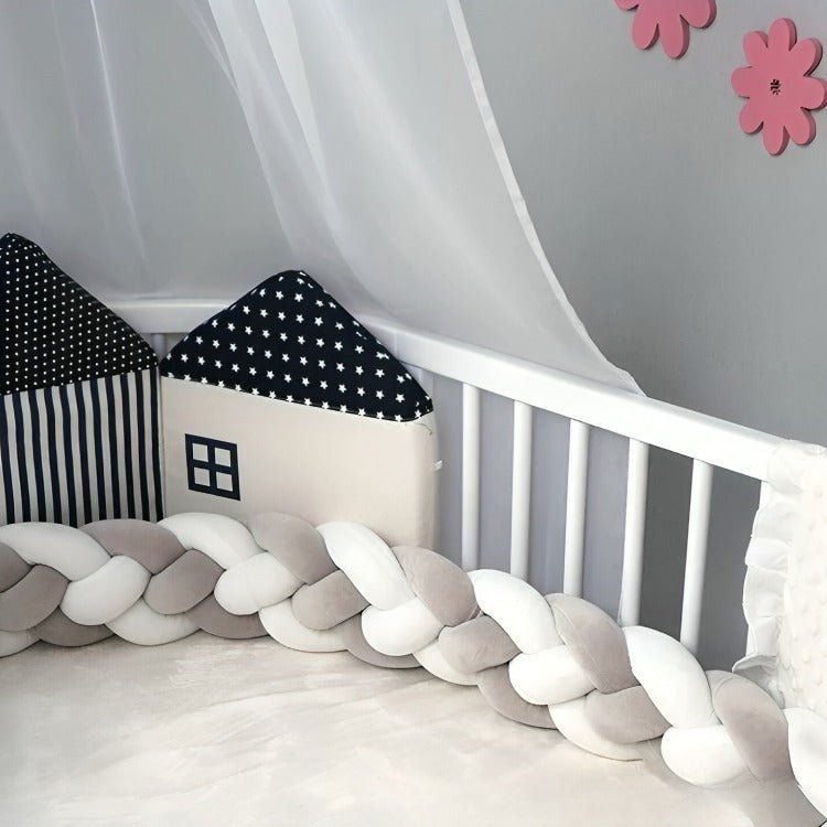 Tour de Lit Tressé - SnowGray™ - Idéal pour les parents soucieux du confort et de la sécurité de bébé, de 0 à 3 ans.