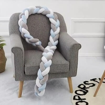 la Tresse De Lit Bébé - BlueMist™ Conforte et sécurité optimaux pour le sommeil de bébé. Un tour de lit tressé pour un cocon douillet et sûr