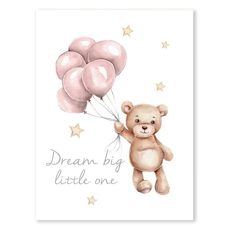 Ourson tenant des ballons roses dans une décoration murale pour chambre bébé.