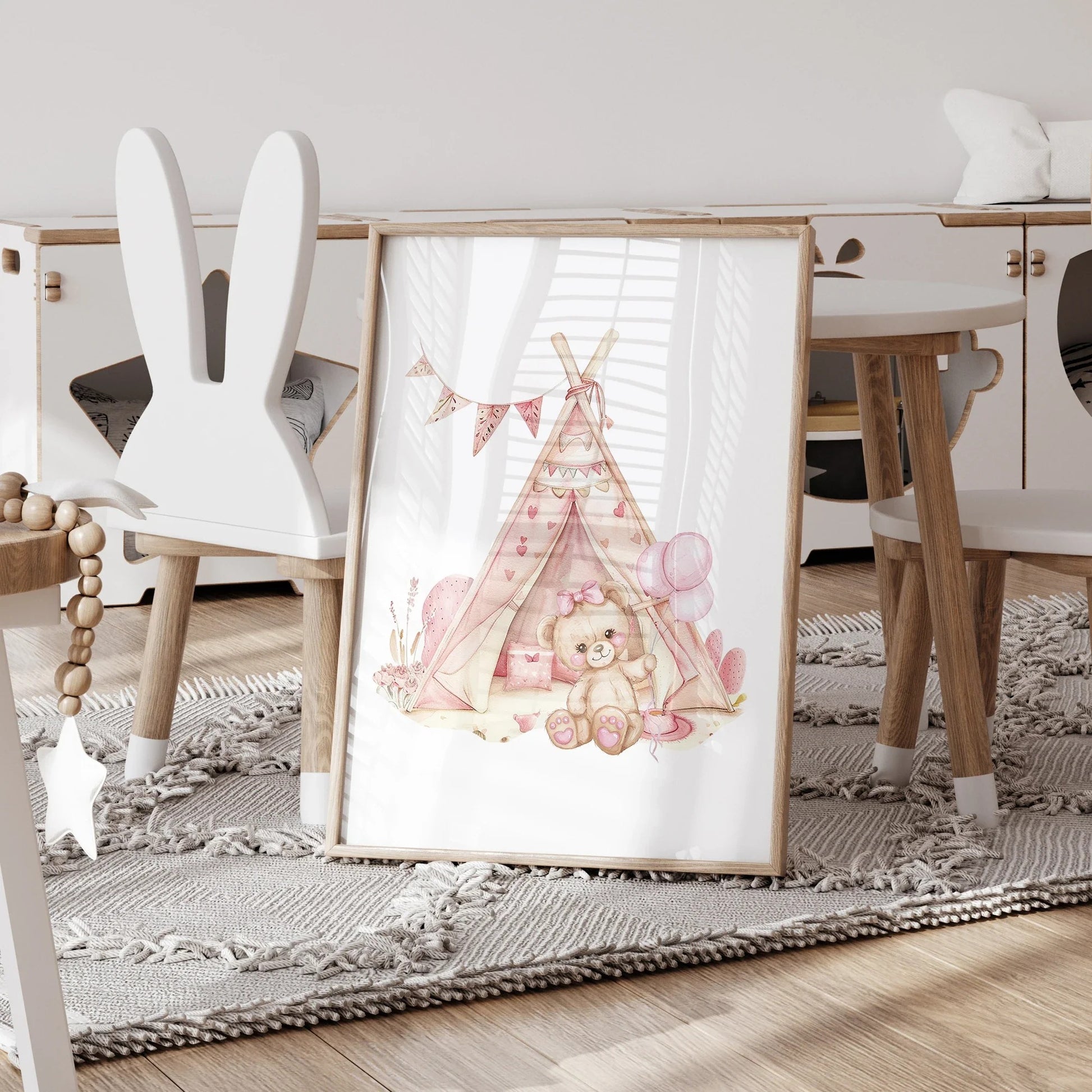 Décoration Murale Chambre Bébé – Pink Bear™ imprimée sur toile canvas écologique et durable.