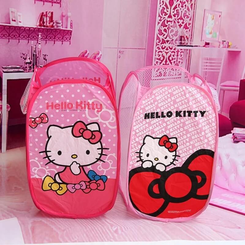 Lot de paniers de rangement colorés avec les personnages Hello Kitty, pour une organisation amusante et stylée.