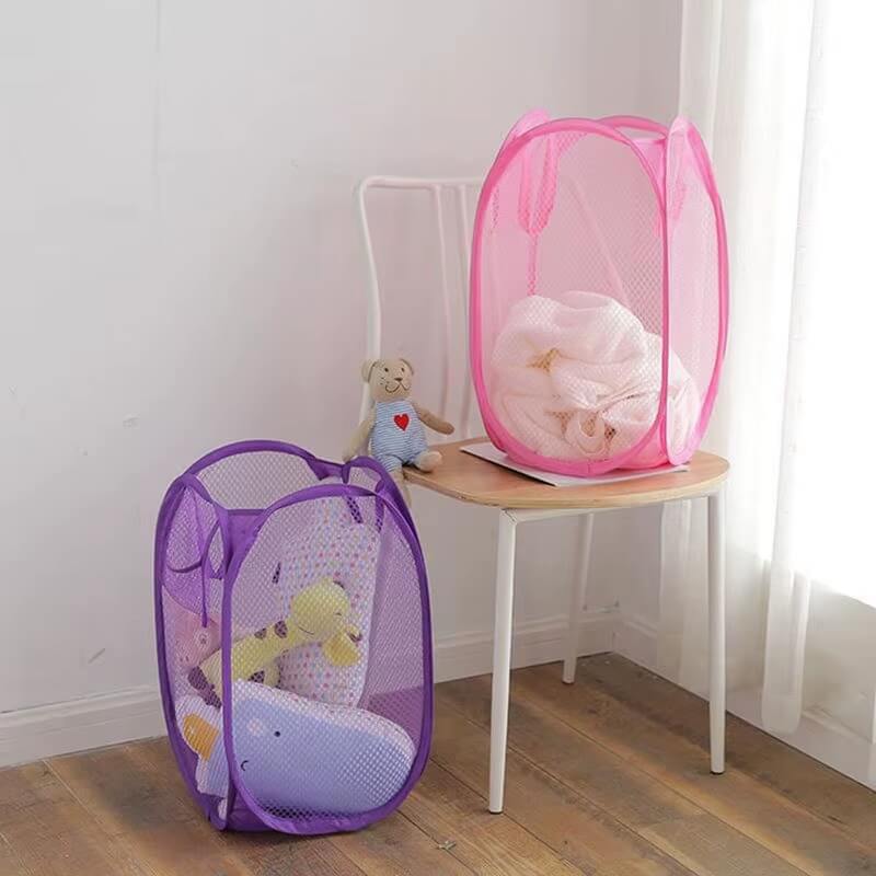 Panier violet pour vêtements sales ou jouets d’enfants

