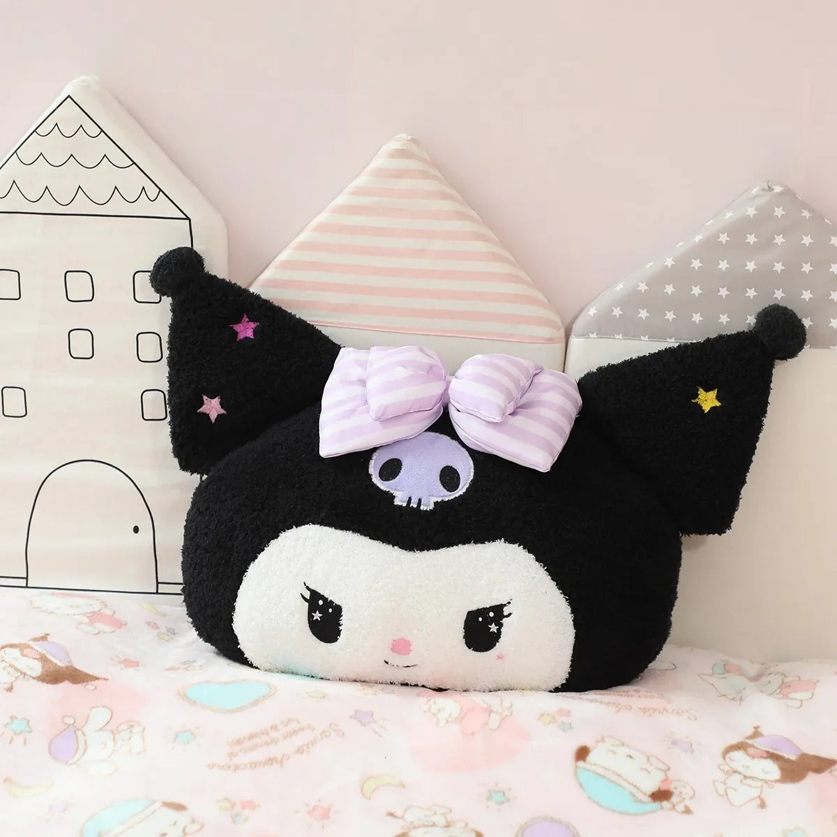 coussin en peluche pour bébé avec chat noir