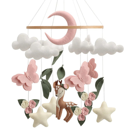 Mobile suspendu bébé au design féerique pour décoration de nursery