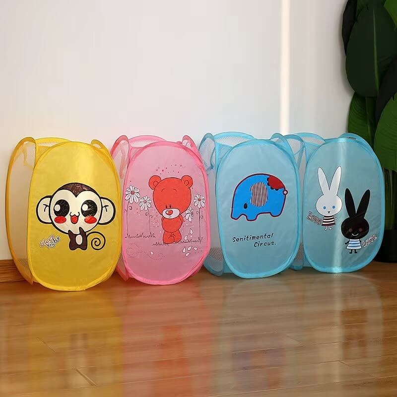 Vue d’ensemble de paniers de rangement pour enfants en tissu maille avec motifs d’animaux