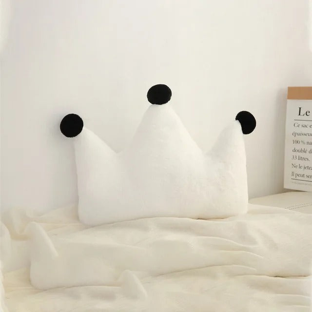 Petite couronne blanche coussin bébé doux et décoratif