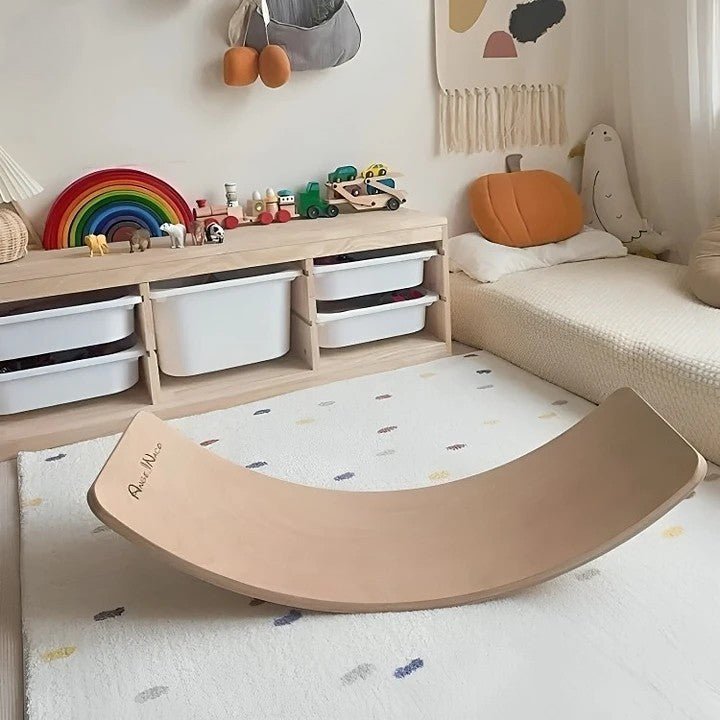 Vue rapprochée du tapis Cuddly Cloud aux fibres ultra-douces, idéal pour les premiers jeux de bébé au sol