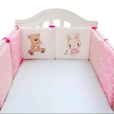 Tour De Lit Bébé BunnyBear™  sécurité et confort à votre bébé. En coton hypoallergénique, il protège contre les chocs et les chutes, garantissant des nuits paisibles.