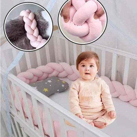 Alliant sécurité et élégance, il protège bébé des chocs tout en apportant une touche tendance à sa chambre.