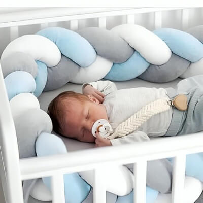 Le tour de lit tressé idéal pour un sommeil sécurisé et apaisant. Confort et protection réunis pour votre bébé