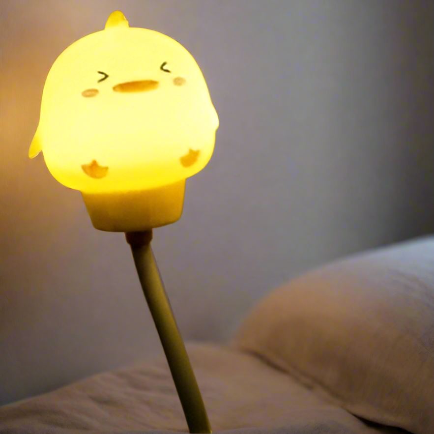 Veilleuse bébé SweetDream™ LED USB avec design d'ours, poussin et chaton pour une ambiance douce et apaisante."