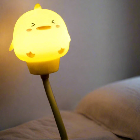 Veilleuse bébé SweetDream™ LED USB avec design d'ours, poussin et chaton pour une ambiance douce et apaisante."