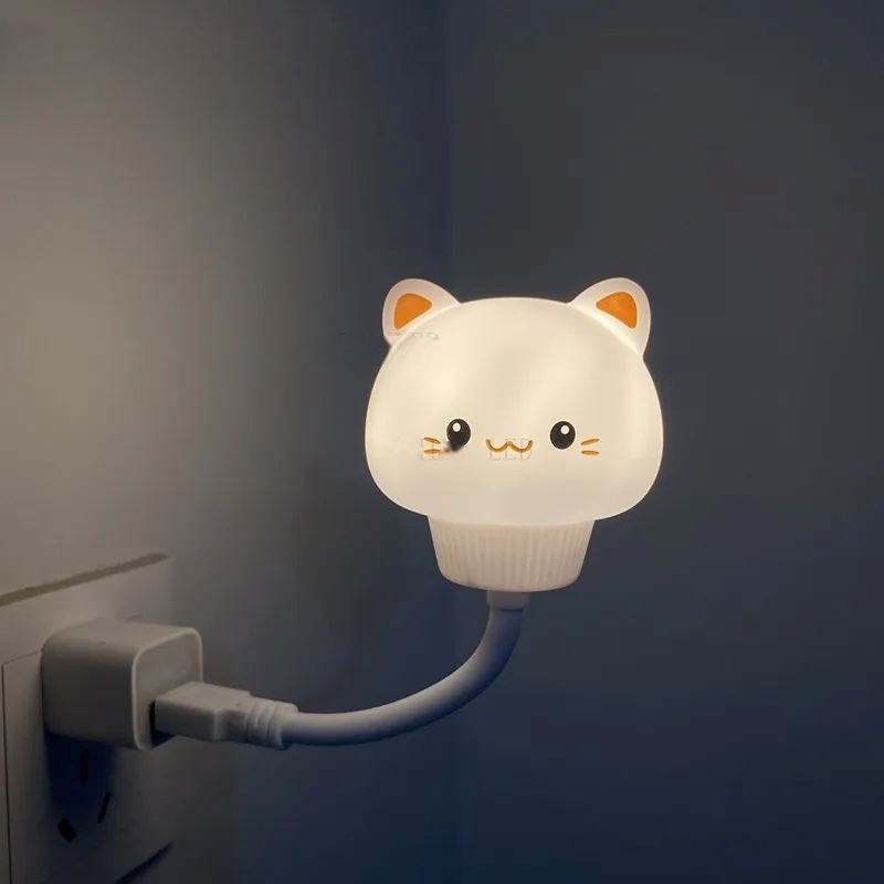 Trois veilleuses SweetDream™ alignées : chaton, poussin et ours – design ludique pour décorer la chambre de bébé.